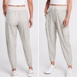 Athleta Venture Printed High Rise Lightweight Comfy Jogger Size 4 Gym Workout